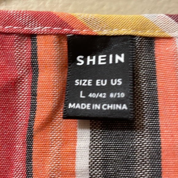 Large Colorful Dress with buttons - Picture 3 of 3